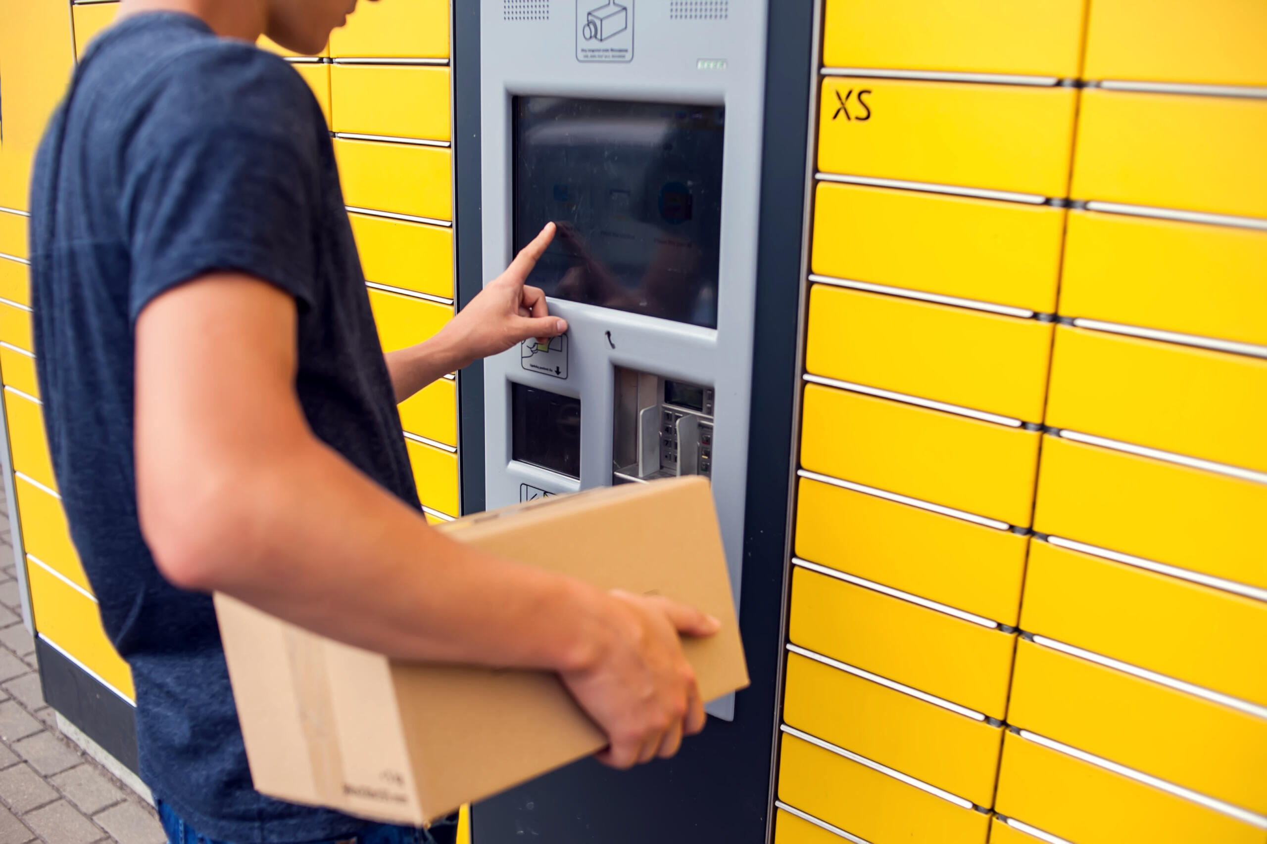 Parcel locker